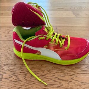 NEW Puma Green and Pink Sneakers PUMA SEQUENCE 7.5 women’s